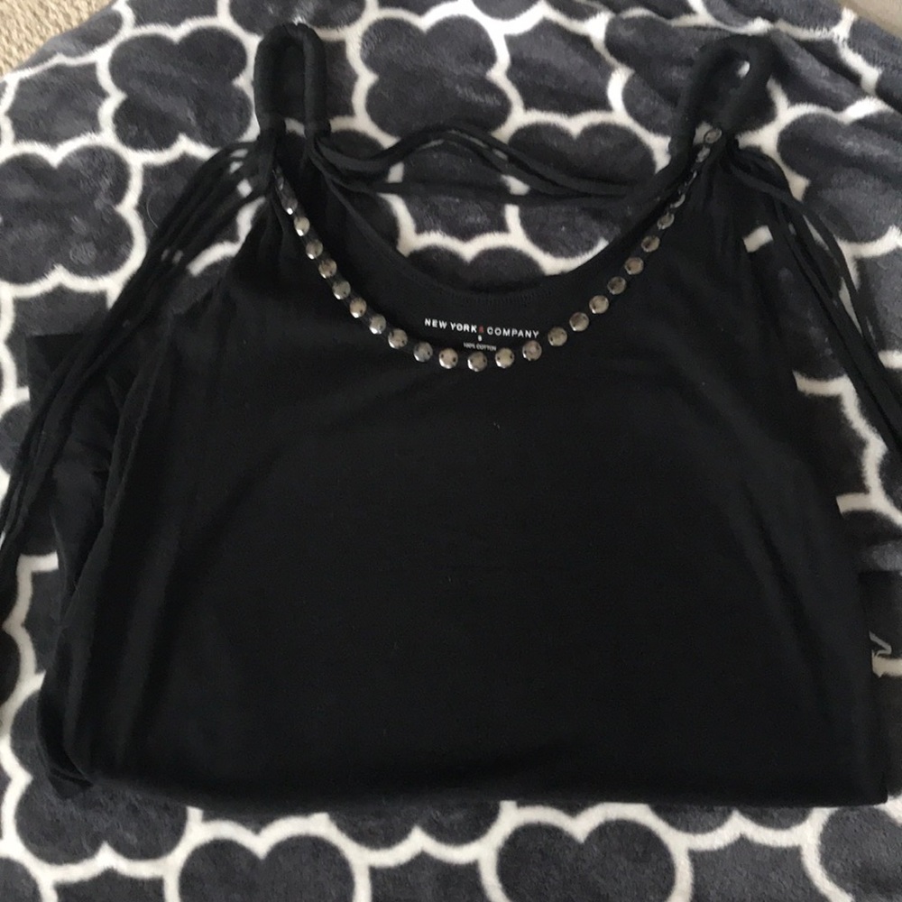 Cute tank with fringe on sleeve size small